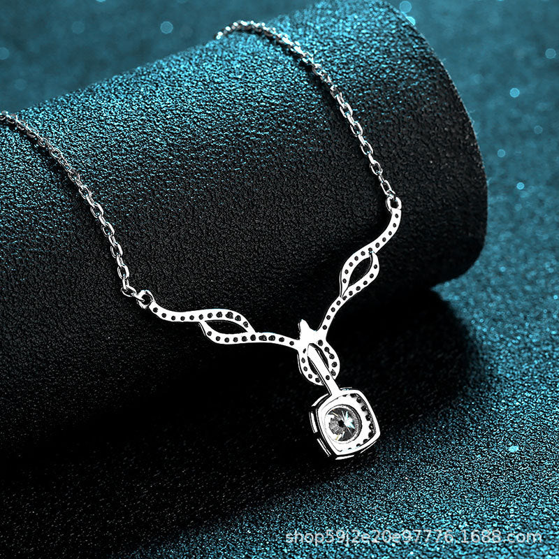 Klassische quadratische Halo-Halskette mit 0,8 Karat Moissanit-Pavé-Anhänger aus S925