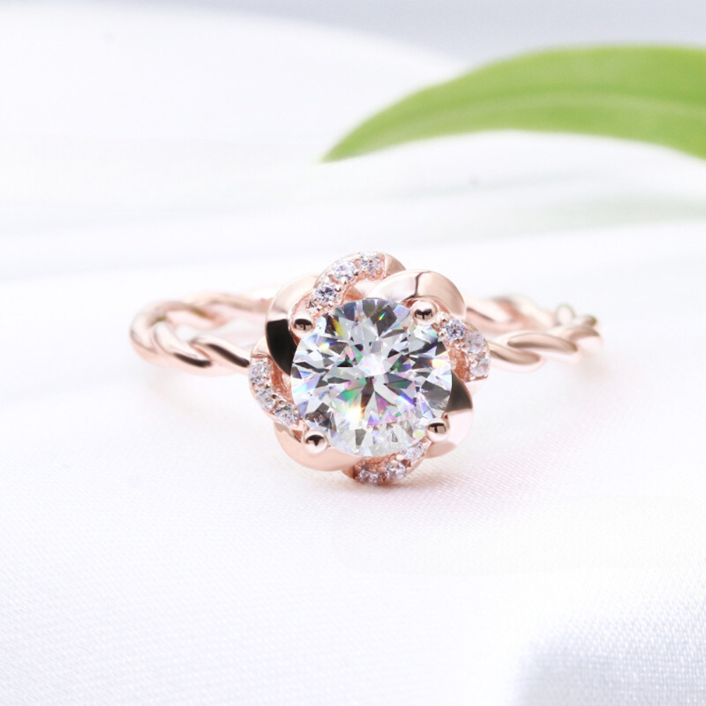 Roségold-Blumenfassung, gedrehter Schaft, runder Schliff-Solitär-1-Karat-Moissanit-Diamant-S925-Verlobungsring