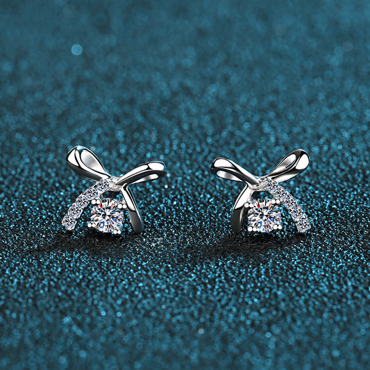 Ribbon Round Cut 0.1 Carat Moissanite Diamond Platinum-Plated S925 Stud Earrings