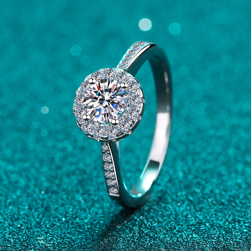 Verlobungsring mit Halo-Moissanit-Diamant im Rundschliff, Pavé-Fassung, 0,3/0,5/1/2 Karat, S925