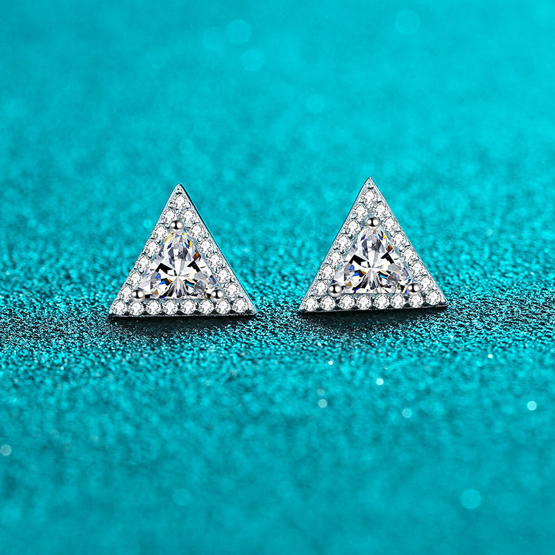 Aretes S925 chapados en platino con diamantes de moissanita de 0,5 quilates con halo de talla trillón