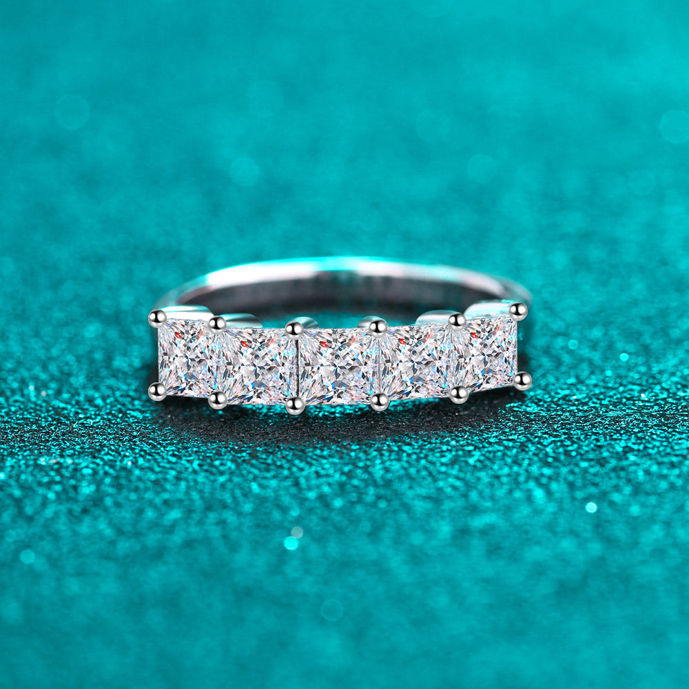 Fünf-Steine-Ehering (Band) im Smaragdschliff, 2,5 Karat, Moissanit-Diamant, S925