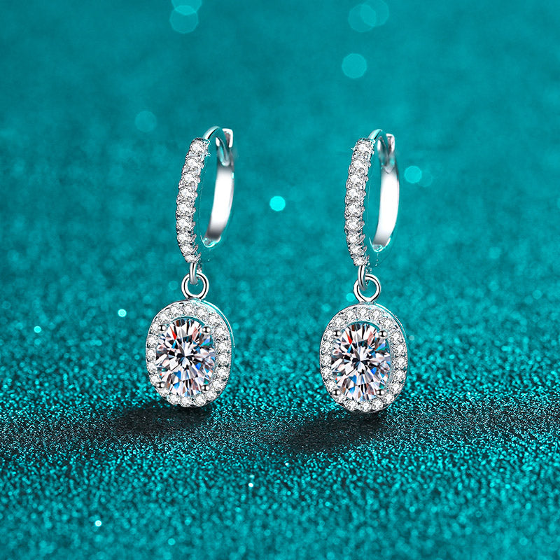 Pendientes colgantes con cierre tipo palanca y halo de talla ovalada de 1 quilate con diamantes de moissanita chapados en platino S925