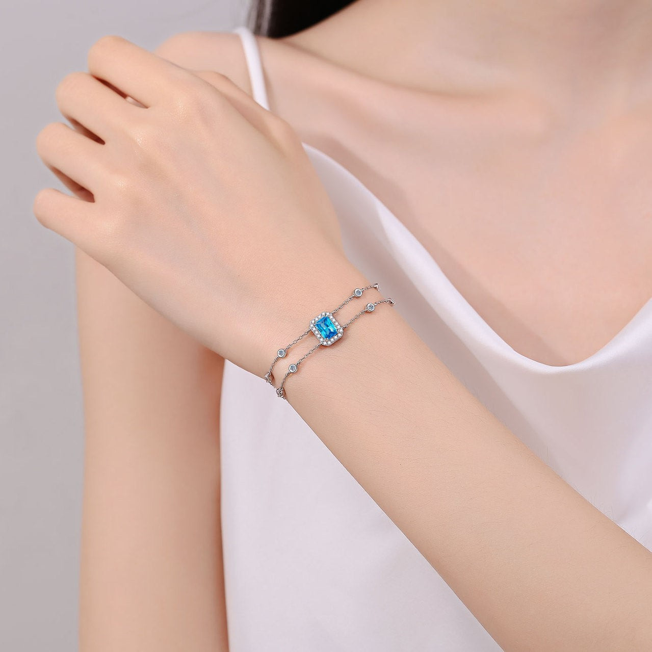 Blue/White Emerald Cut Halo 1 Carat Moissanite Diamond S925 Bracelet