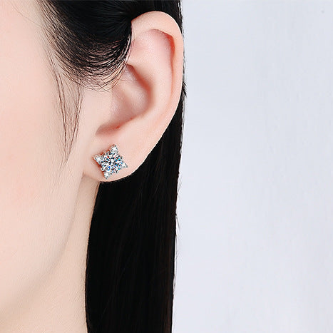 Helia Four-Leaf Clover Round Moissanite Stud Earrings — Moisza