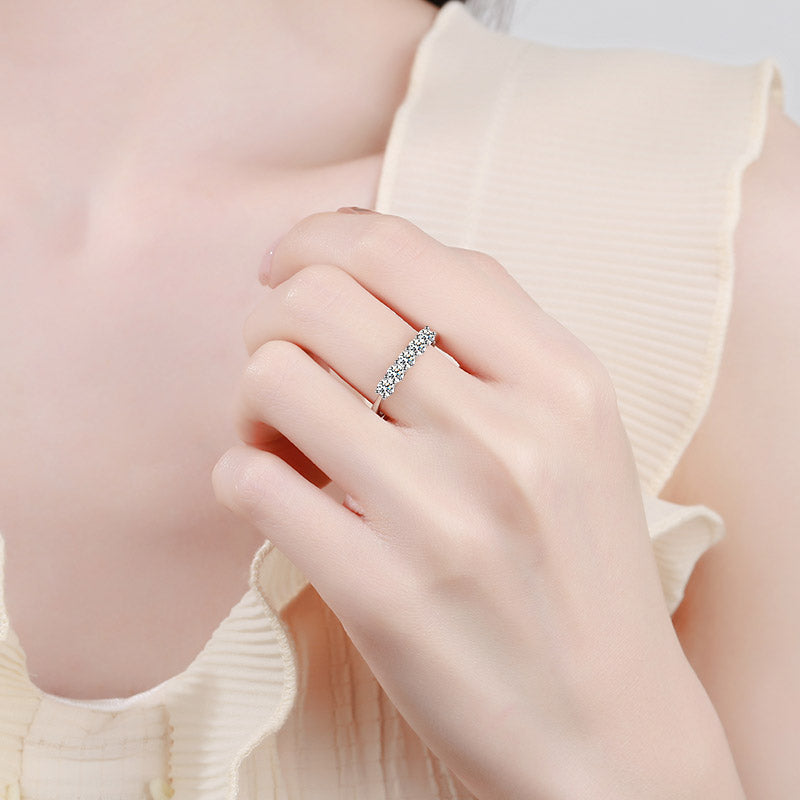 Fünf-Steine-Ehering (Band) im Smaragdschliff, 2,5 Karat, Moissanit-Diamant, S925