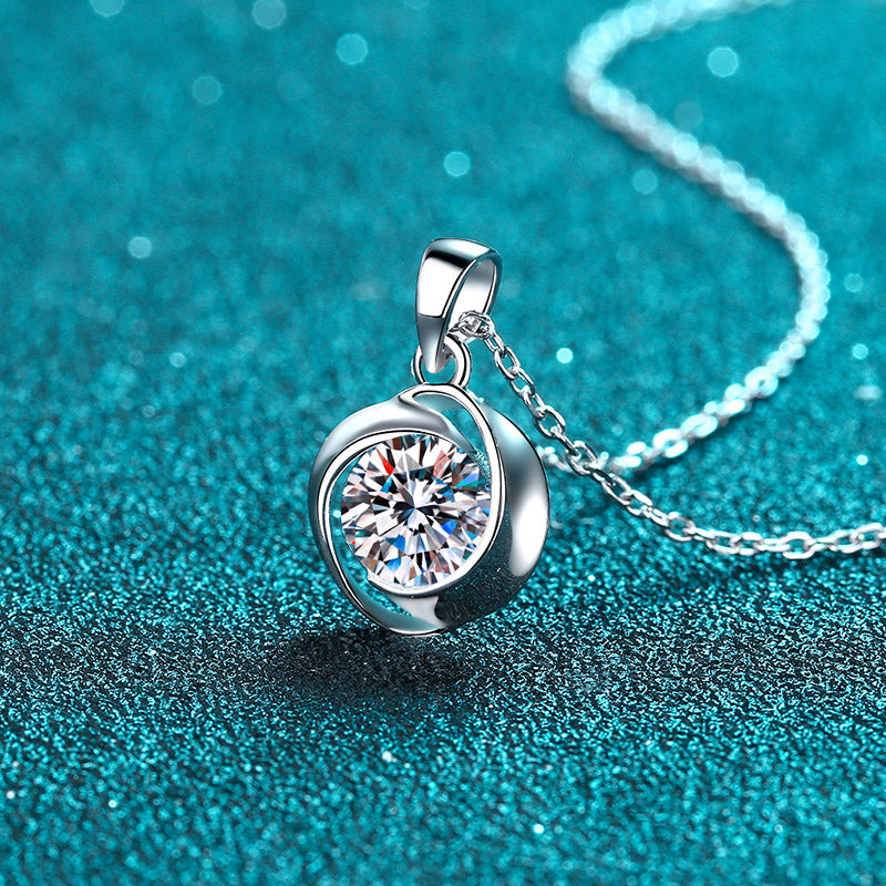 Crossover Round Cut 1 Carat Moissanite Diamond S925 Pendant Necklace