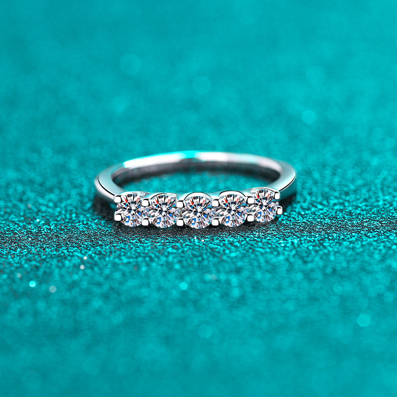 Fünf-Steine-Ehering (Band) im Smaragdschliff, 2,5 Karat, Moissanit-Diamant, S925