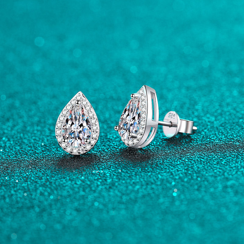 Aretes S925 chapados en platino con diamantes de moissanita de 1 quilate con halo de talla pera