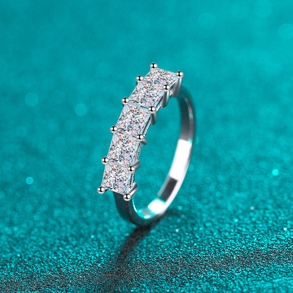 Fünf-Steine-Ehering (Band) im Smaragdschliff, 2,5 Karat, Moissanit-Diamant, S925