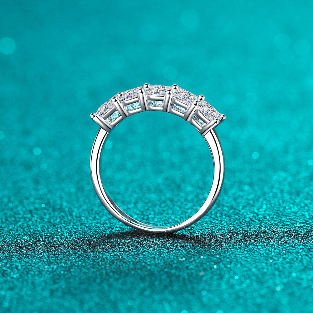 Fünf-Steine-Ehering (Band) im Smaragdschliff, 2,5 Karat, Moissanit-Diamant, S925