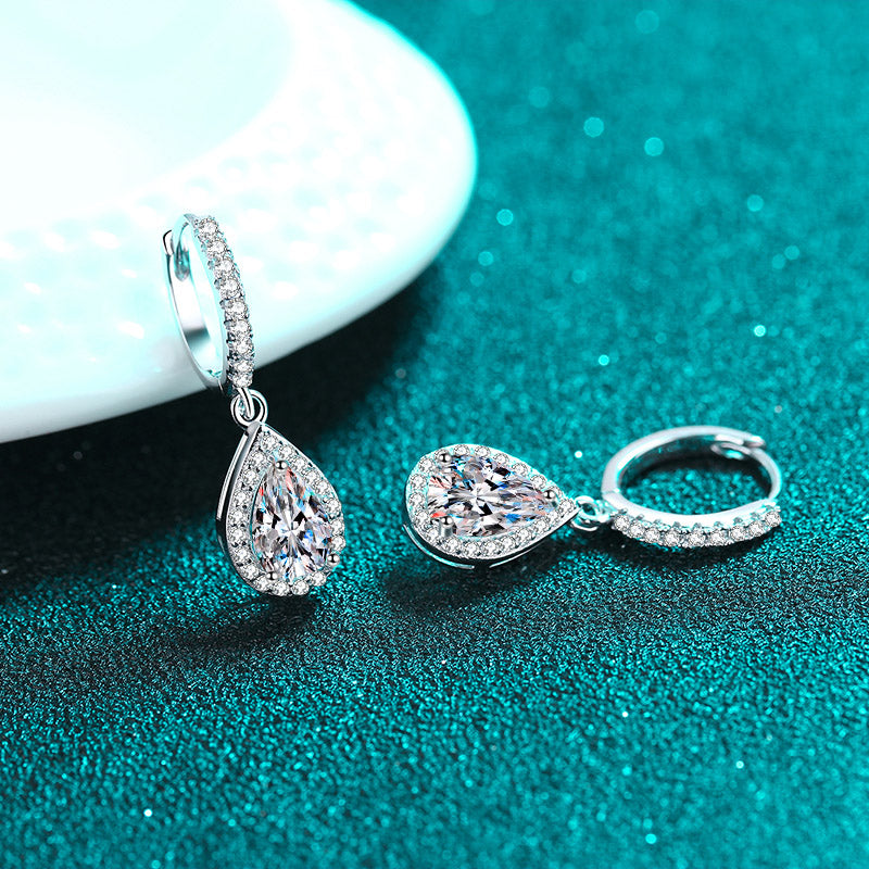 Pendientes colgantes con cierre de palanca S925 chapados en platino y diamantes de moissanita de 1 quilate con halo de talla pera