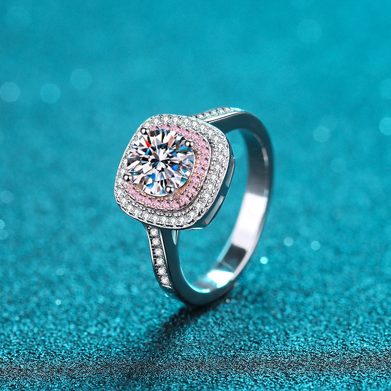 Anillo de compromiso S925 de diamante moissanita de 1 quilate con halo pavé de talla redonda y doble cuadrado