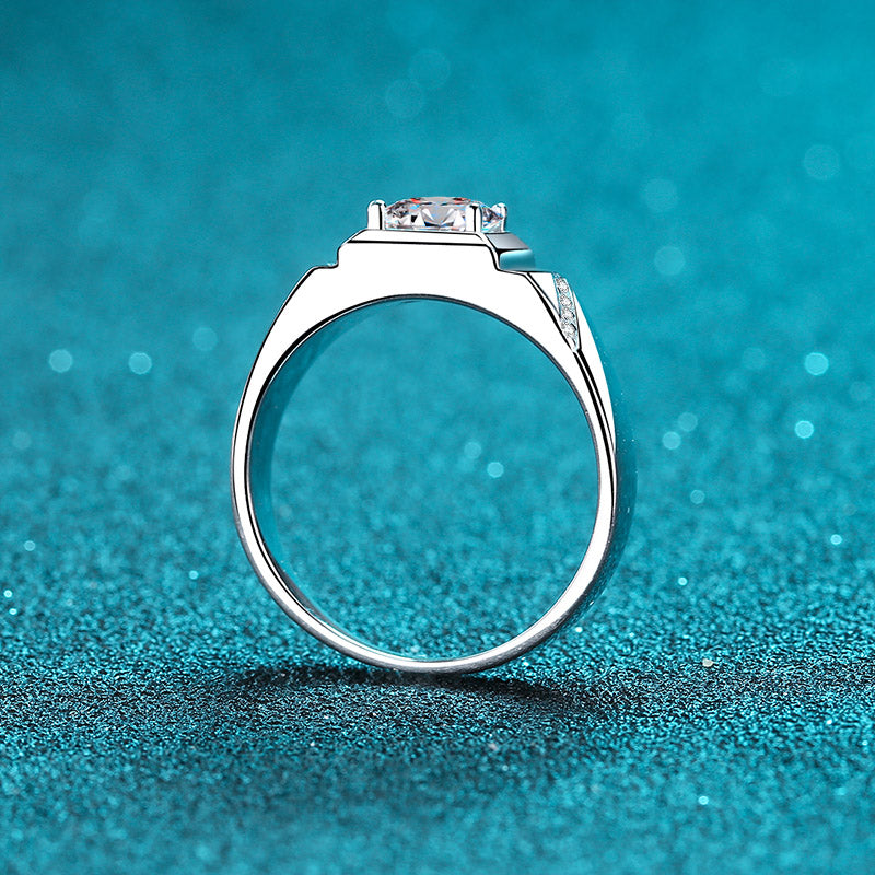 Noble Square Round Cut 1 / 2 Carat Moissanite Diamond S925 Man Ring