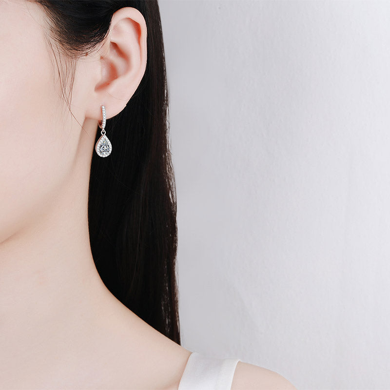 Pendientes colgantes con cierre de palanca S925 chapados en platino y diamantes de moissanita de 1 quilate con halo de talla pera