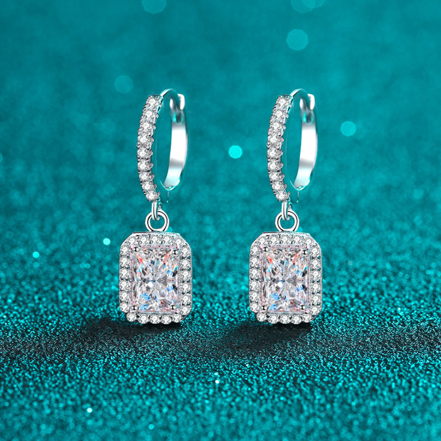 Pendientes colgantes con cierre tipo palanca y pavé S925 chapados en platino con diamantes de moissanita de 1/2 quilate con halo de talla esmeralda/radiante