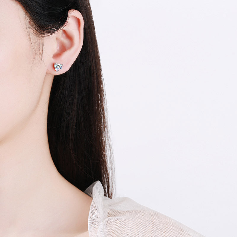 Aretes con solitario en forma de corazón y diamante moissanita de 1/2 quilate S925