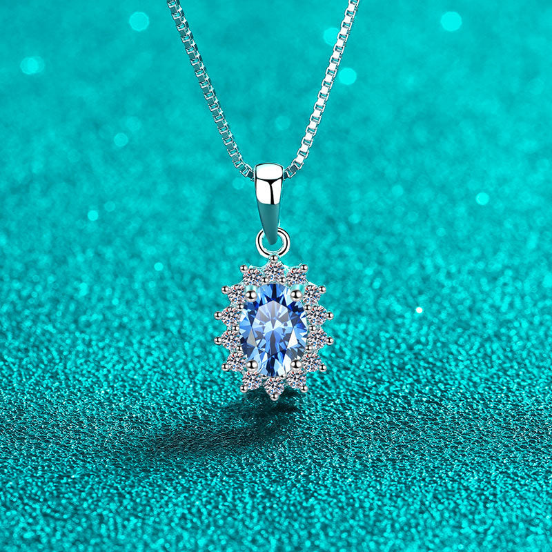 Collar con colgante de diamante moissanita S925 de corte ovalado de princesa Diana con halo de zafiro de 1 quilate