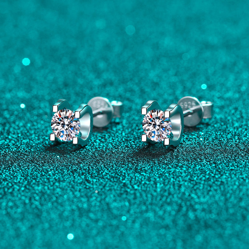 U-Shaped Set Round Cut 4-Prong Solitaire 0.5/1 Carat Moissanite Platinum-Plated S925 Stud Earrings
