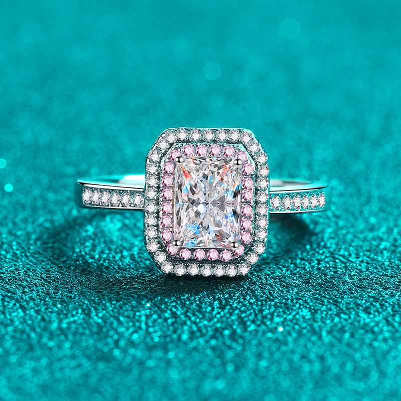 S925-Verlobungsring mit doppeltem Halo und 1 Karat Moissanit-Diamant im Smaragd-/Strahlenschliff in Pavé-Rosa