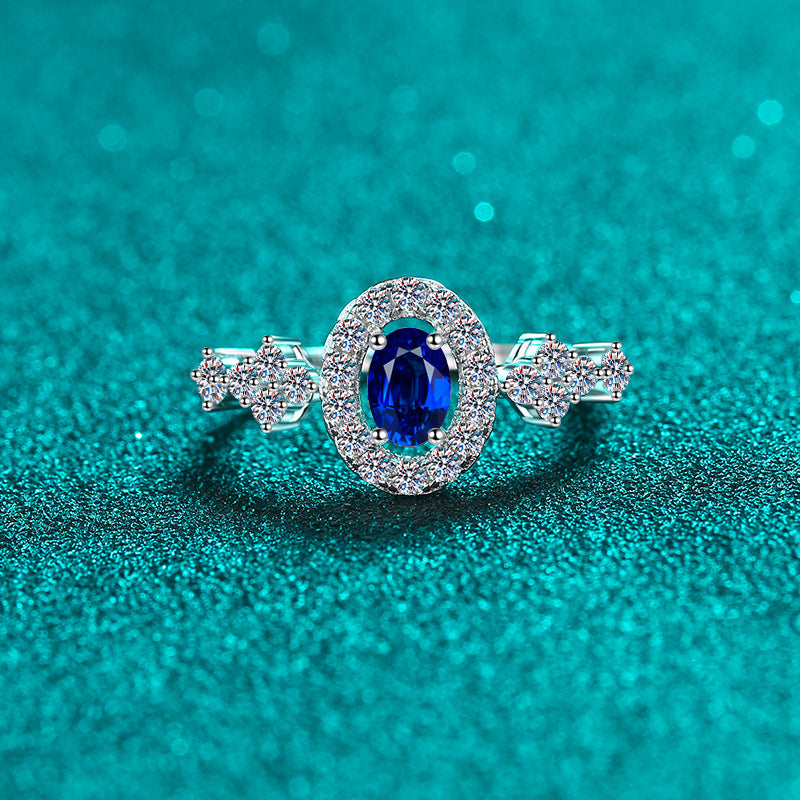 Prinzessin Diana Verlobungsring mit ovalem Saphir-Halo-Schliff und 0,5 Karat Moissanit S925