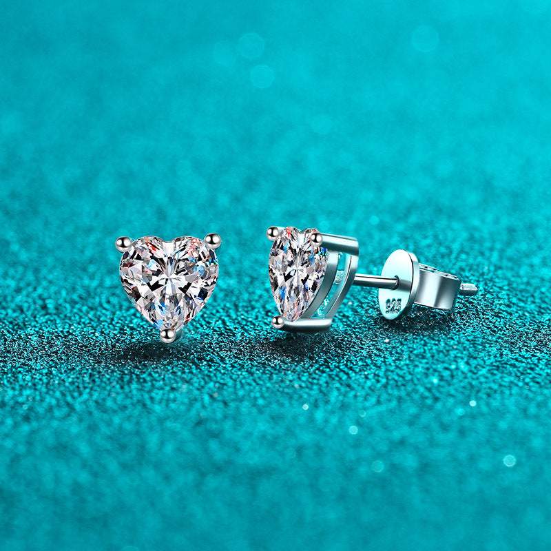 Aretes con solitario en forma de corazón y diamante moissanita de 1/2 quilate S925