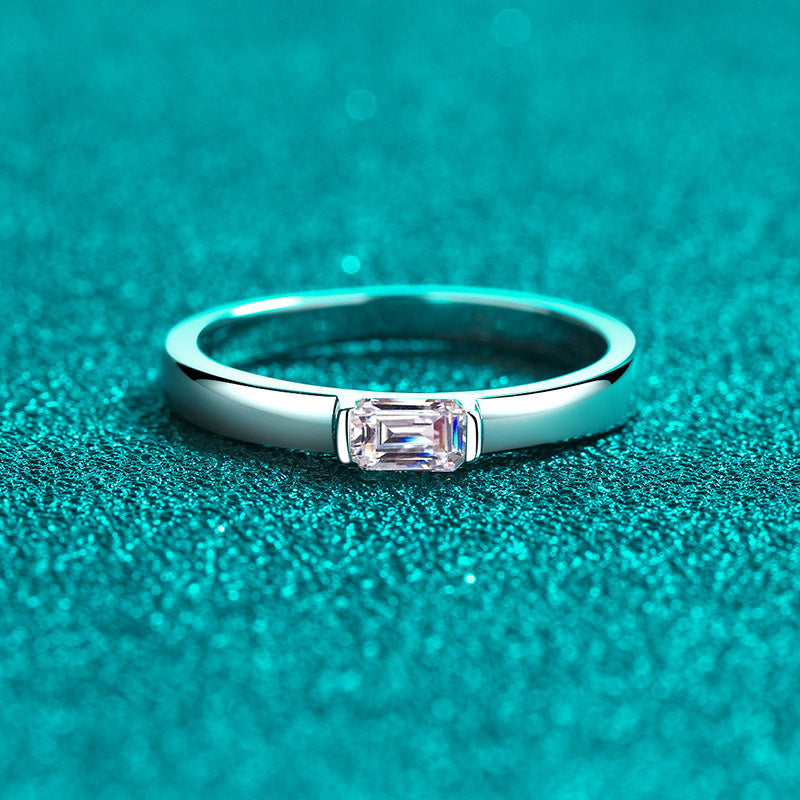 Conjunto de barra Anillo de diseñador S925 con diamante moissanita de 0,5 quilates con talla esmeralda