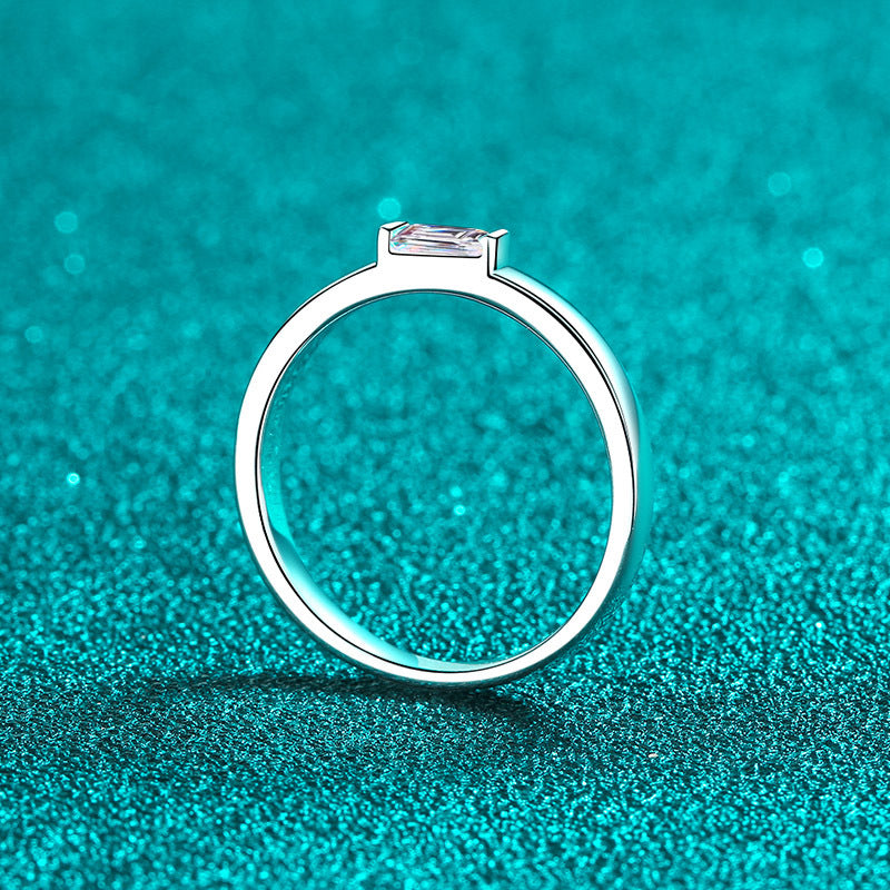 Conjunto de barra Anillo de diseñador S925 con diamante moissanita de 0,5 quilates con talla esmeralda