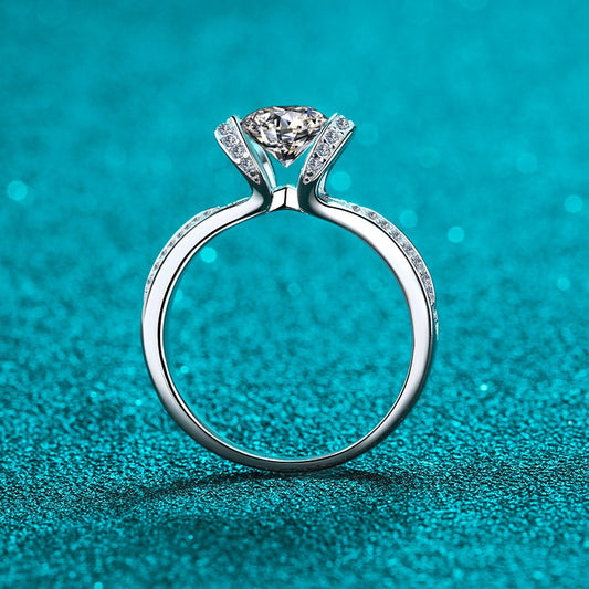 Luxe Curve Round Cut Solitaire 1 Carat Moissanite S925 Engagement Ring