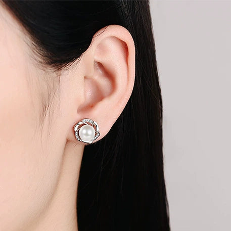 Phoebe Swirl Pavé Pearl & Moissanite Stud Earrings — Moisza