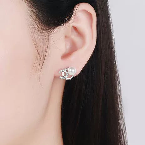 Phoebe Interlocking Circle Pearl & Moissanite Stud Earrings — Moisza