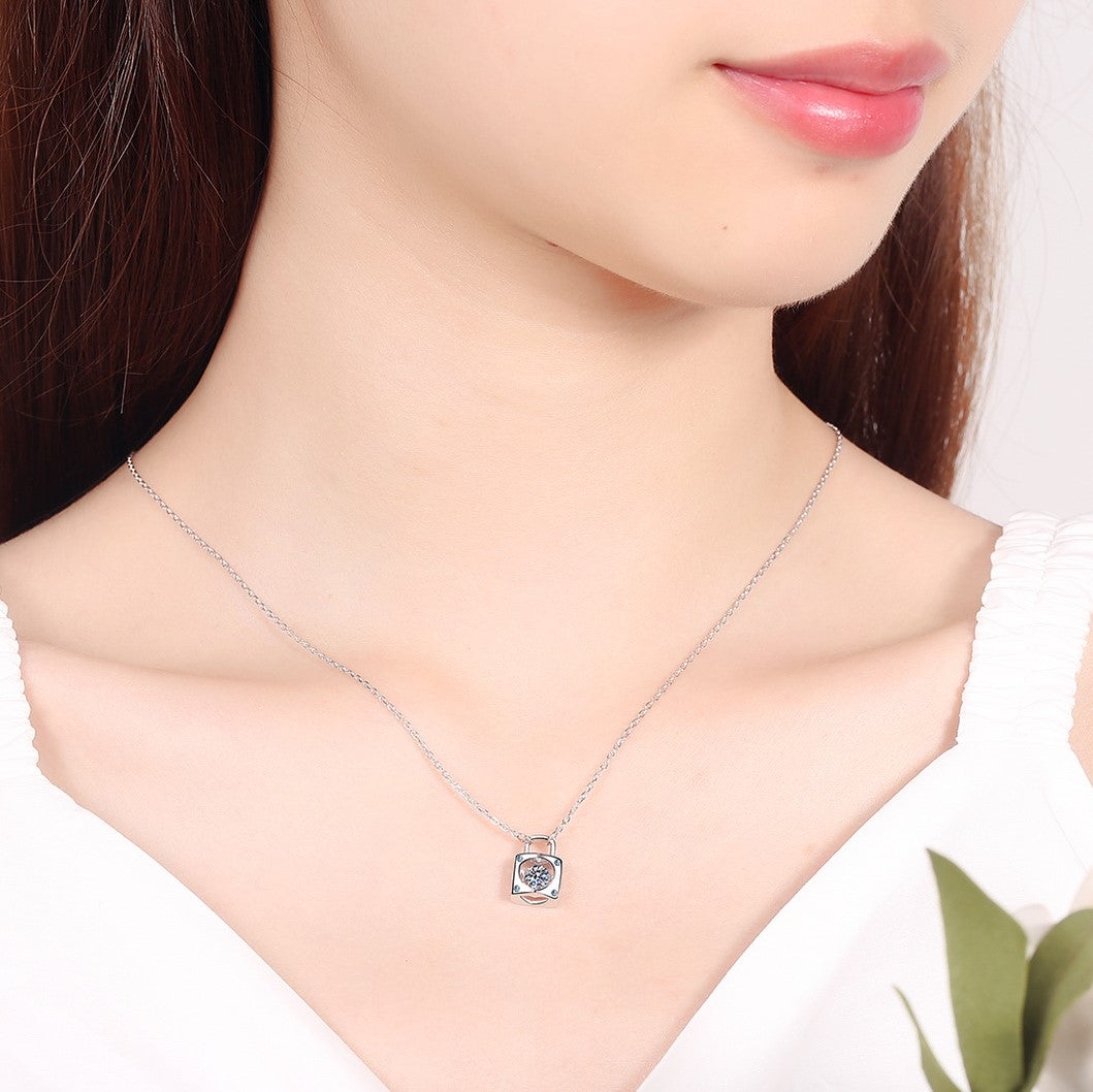 Moissanite Dancing Necklace, S925 Sterling Silver, 0.3ct Moissanite diamond necklace, Gift for Her, Gift for Girlfriend, girl, Gift for Women, Gift for Mother, Mom, Mum, gift for wife, for lover, Birthday, Anniversary, Valentine’s Day, Mother’s Day, Graduation Day,