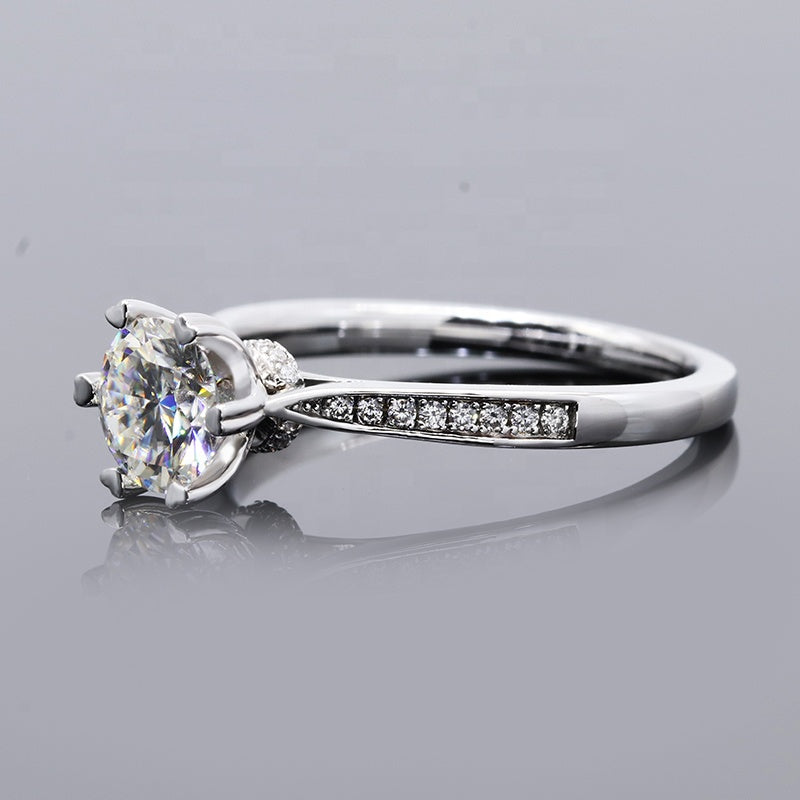 Engagement Ring, Wedding Ring, Promise Ring, Gift for Her, Gift for Girlfriend, girl, Gift for Women, Gift for Mother, Mom, Mum, Valentine’s Day, Mother’s Day, Sparkling Head & Shoulders 1ct Moissanite Diamond Ring S925 Sterling Silver with GRA Certificate with gift box