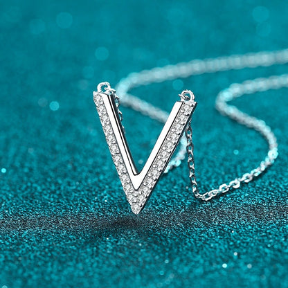V-Shaped 0.2 Carat Moissanite S925 Pendant Necklace