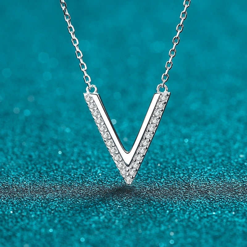V-Shaped 0.2 Carat Moissanite S925 Pendant Necklace