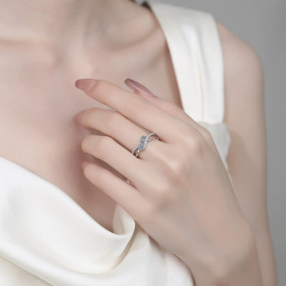 Helia Trilogy Pavé Bypass Round 0.4 Carat Total Weight Moissanite Engagement Ring — Moisza