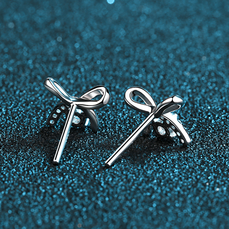 Ribbon Round Cut 0.1 Carat Moissanite Diamond Platinum-Plated S925 Stud Earrings