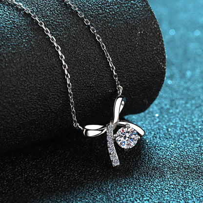 Ribbon Round Cut 0.5 Carat Moissanite Diamond S925 Pavé Pendant Necklace
