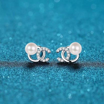 Phoebe Interlocking Circle Pearl & Moissanite Stud Earrings — Moisza