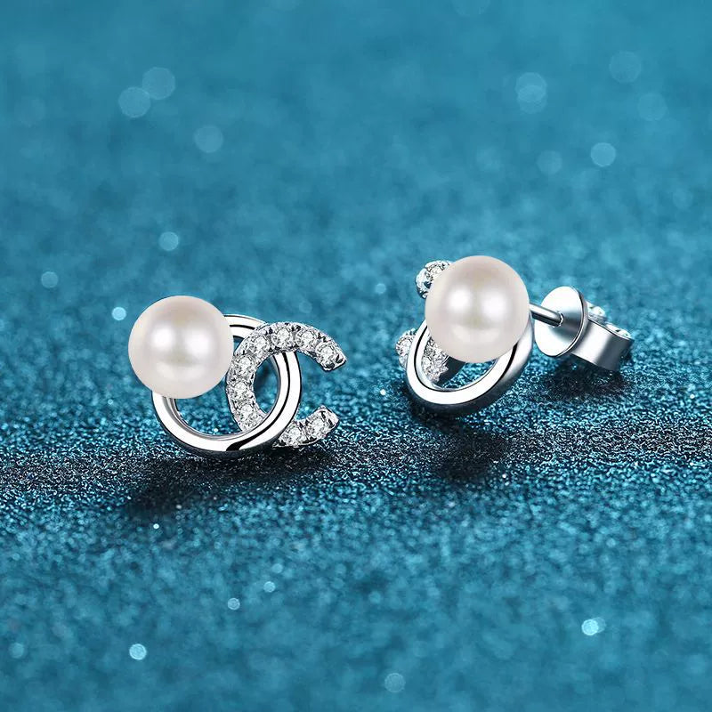 Phoebe Interlocking Circle Pearl & Moissanite Stud Earrings — Moisza