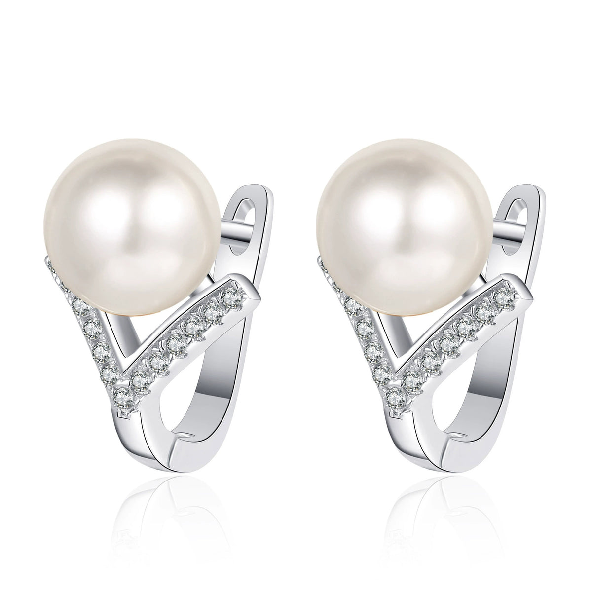 Phoebe V Pavé Pearl & Moissanite Huggie Earrings — Moisza