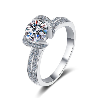 Luxe Curve Round Cut Solitaire 1 Carat Moissanite S925 Engagement Ring