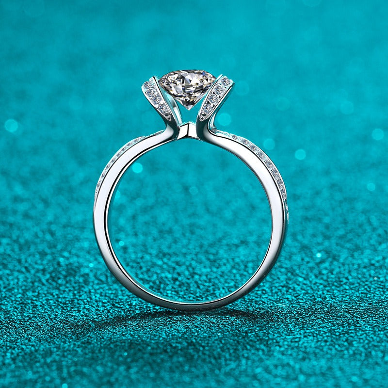 Luxe Curve Round Cut Solitaire 1 Carat Moissanite S925 Engagement Ring