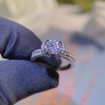 Luxe Curve Round Cut Solitaire 1 Carat Moissanite S925 Engagement Ring