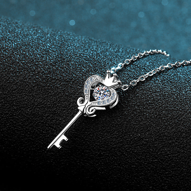 Helia Pavé Princess Key Round 0.3 Carat Moissanite Dancing Necklace — Moisza