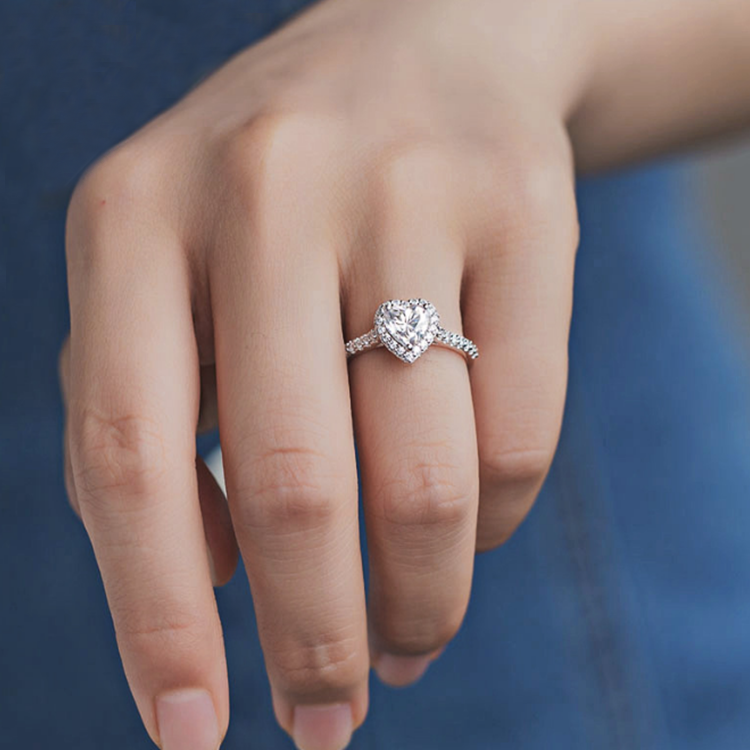 Venus Pavé Halo Heart-Shaped 1 Carat Moissanite Engagement Ring — Moisza