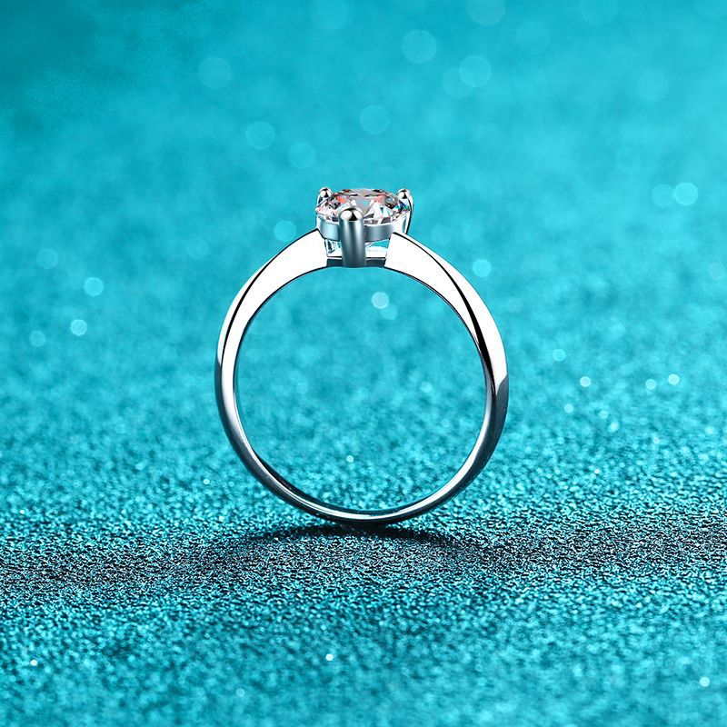 Venus Knife-Edge Solitaire Heart-Shaped Moissanite Engagement Ring — Moisza