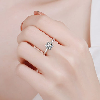 Engagement Ring, Wedding Ring, Promise Ring, Gift for Her, Gift for Girlfriend, girl, Gift for Women, for lover, Gift for Mother, Mom, Mum, Graduation Day, Valentine’s Day, Mother’s Day, Birthday, Anniversary, heart-shape prongs 0.5 / 1ct Moissanite Diamond Ring S925 Sterling Silver, GRA Certificate, gift box